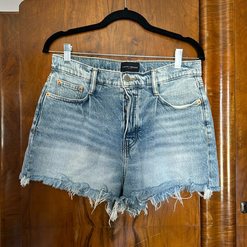 Size 8 W29 Lucky Brand Denim Shorts